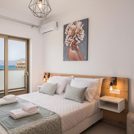 Indigo Blue Seaside Deluxe Apartments キサモス エクステリア 写真