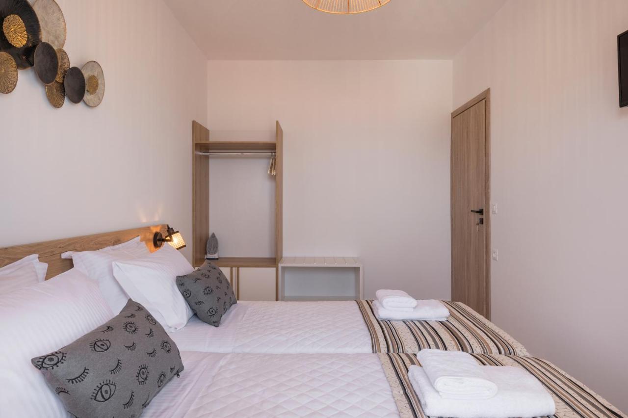 Indigo Blue Seaside Deluxe Apartments キサモス エクステリア 写真