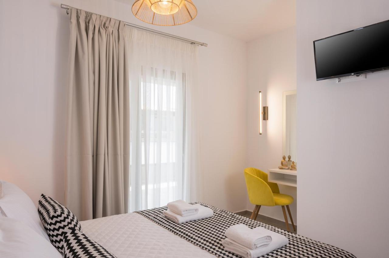 Indigo Blue Seaside Deluxe Apartments キサモス エクステリア 写真