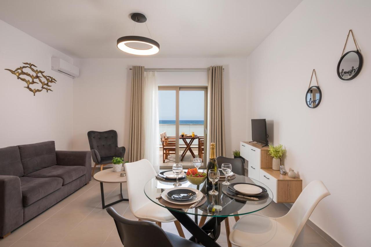 Indigo Blue Seaside Deluxe Apartments キサモス エクステリア 写真