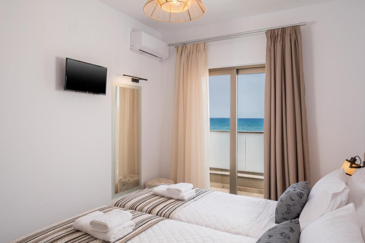 Indigo Blue Seaside Deluxe Apartments キサモス エクステリア 写真