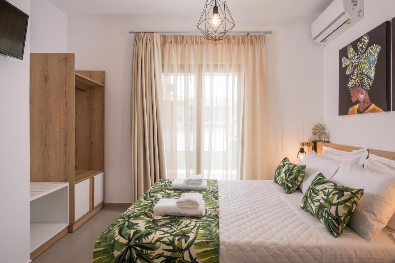 Indigo Blue Seaside Deluxe Apartments キサモス エクステリア 写真