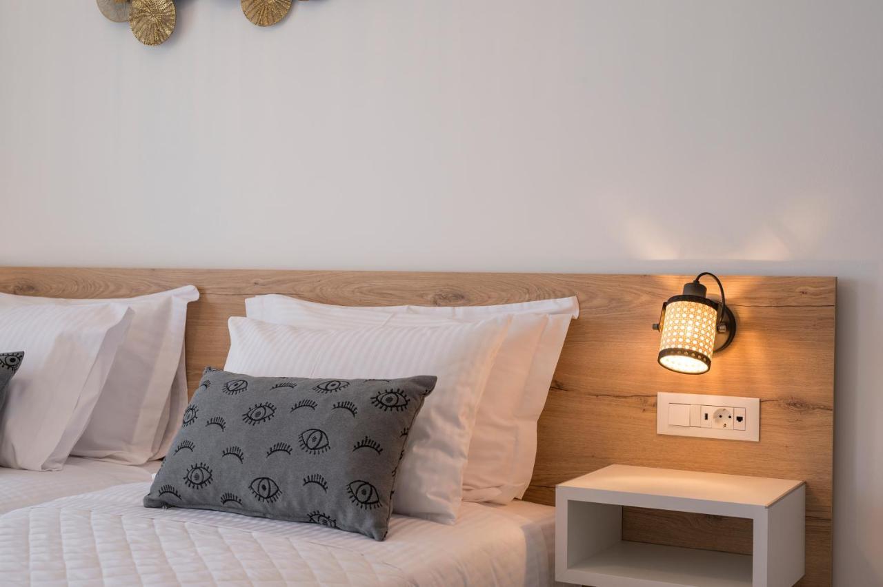 Indigo Blue Seaside Deluxe Apartments キサモス エクステリア 写真
