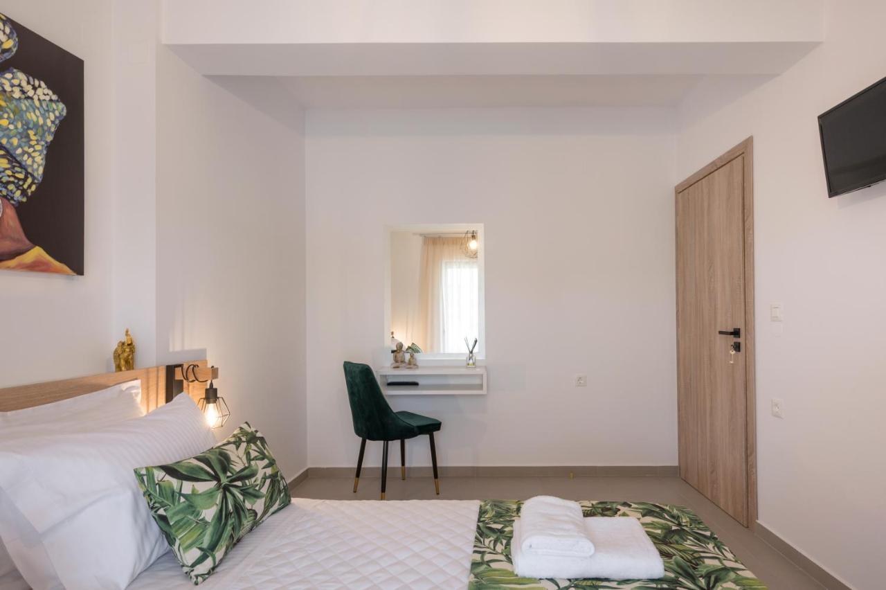 Indigo Blue Seaside Deluxe Apartments キサモス エクステリア 写真