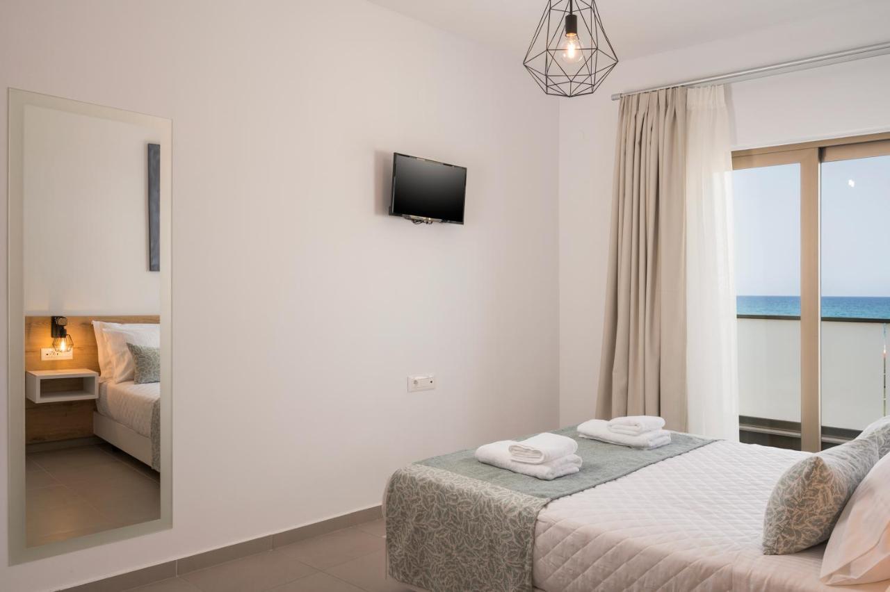 Indigo Blue Seaside Deluxe Apartments キサモス エクステリア 写真