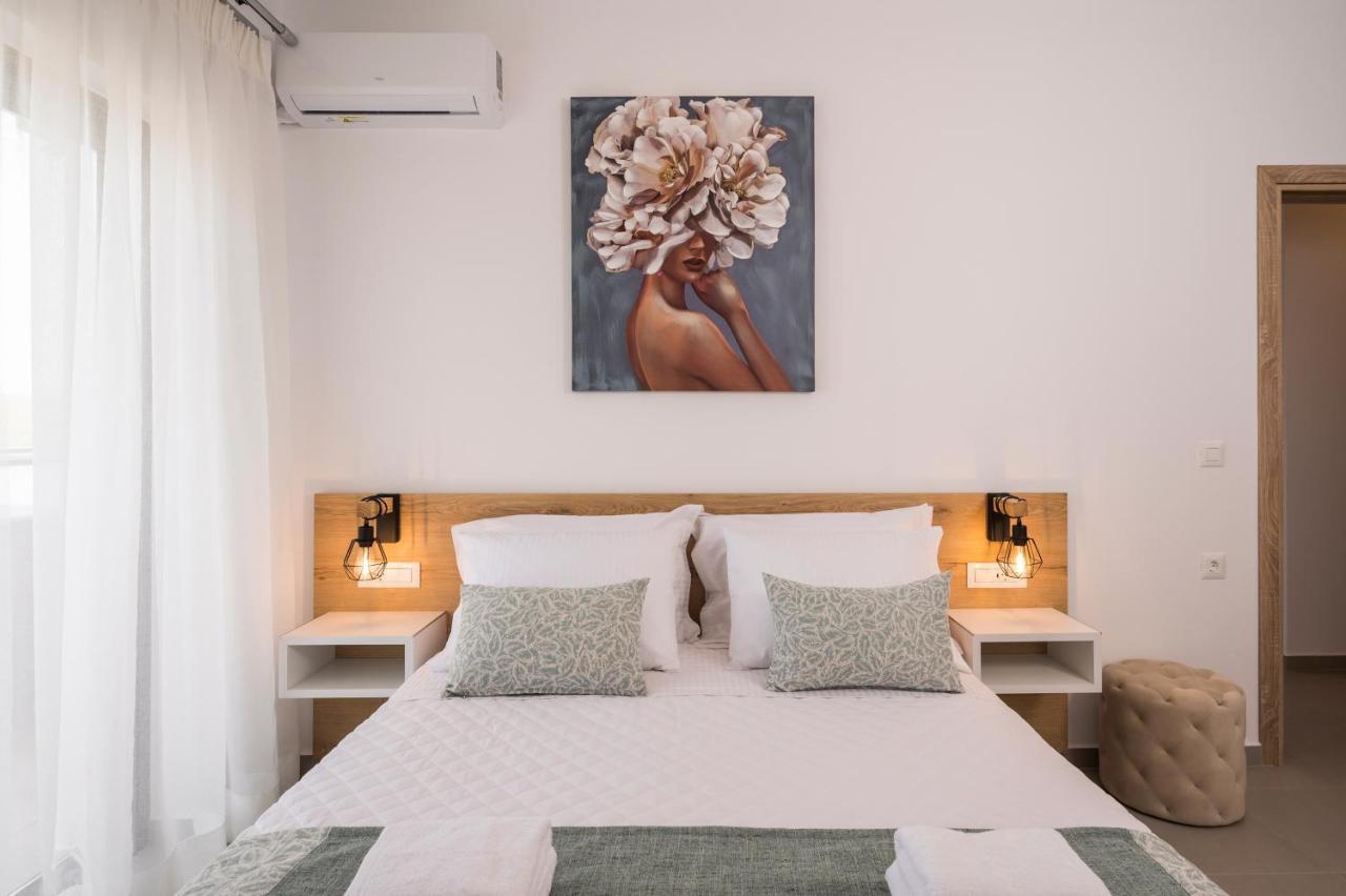 Indigo Blue Seaside Deluxe Apartments キサモス エクステリア 写真