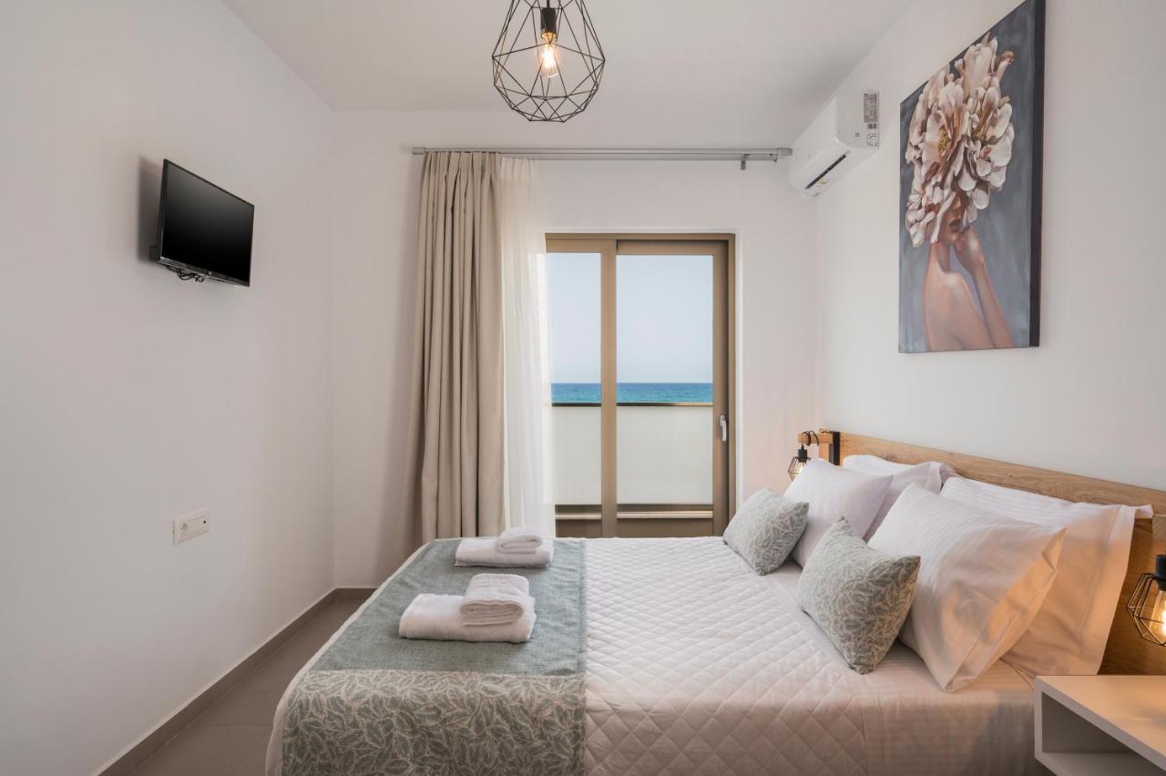 Indigo Blue Seaside Deluxe Apartments キサモス エクステリア 写真